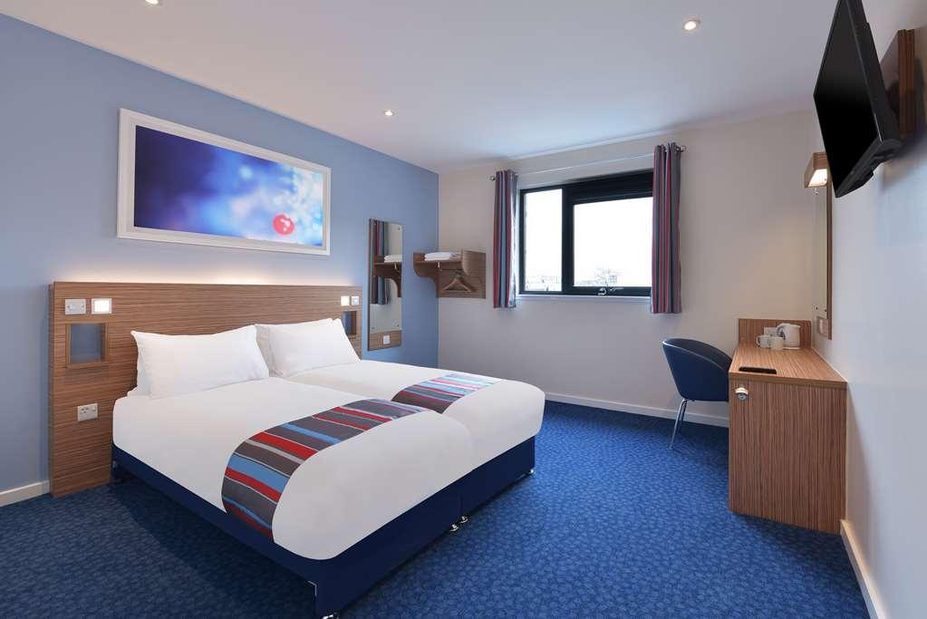 Travelodge Dundee Strathmore Avenue Room photo