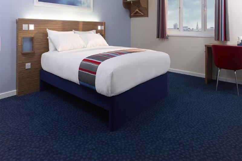Travelodge Dundee Strathmore Avenue Exterior photo