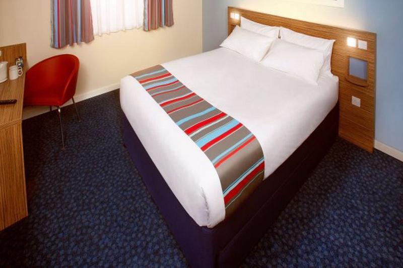 Travelodge Dundee Strathmore Avenue Exterior photo